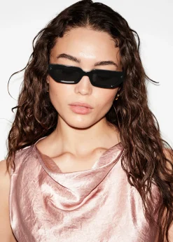 Sonnenbrille mit schmalem Rahmen aus Acetat