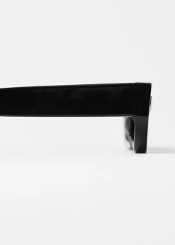 Sonnenbrille mit schmalem Rahmen aus Acetat