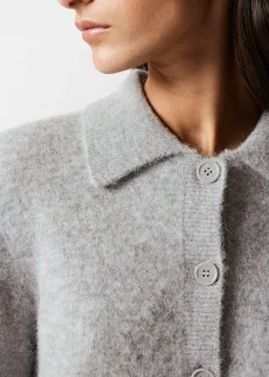 Strickjacke mit Kragen