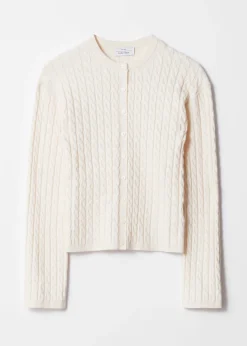 Strickjacke mit Zopfmuster