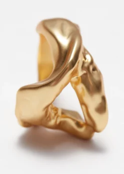 Unregelmäßig geformter Ring