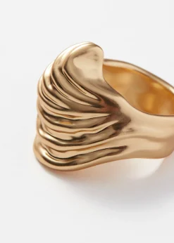 Unregelmäßig geformter Ring