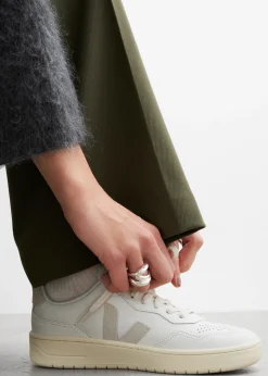 Veja V-90 Sneaker
