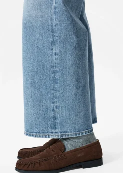 Verkürzte Jeans mit weitem Bein