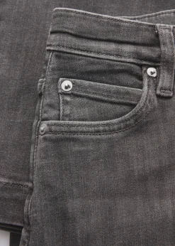 Weite Jeans mit Bügelfalten