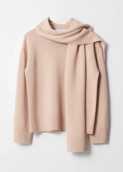 Wollpullover mit Schal